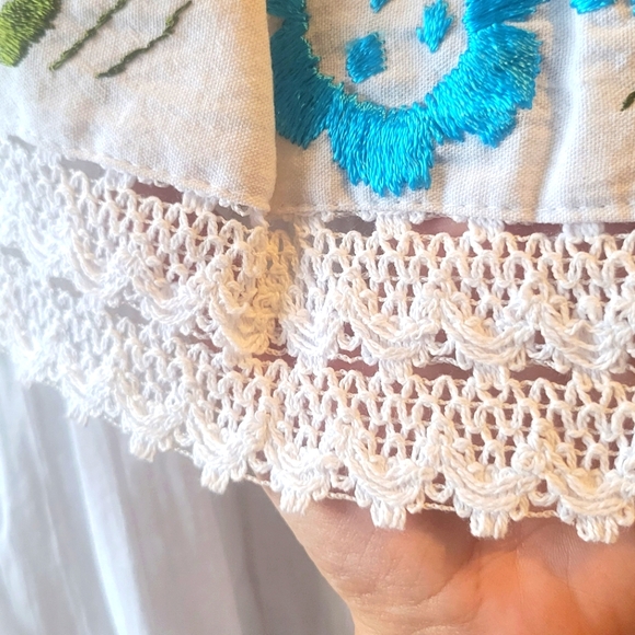 📣2 for $35‼️ Embroidered & Lace White Multi-colored Peasant Top Yellow & Blue - Picture 4 of 6